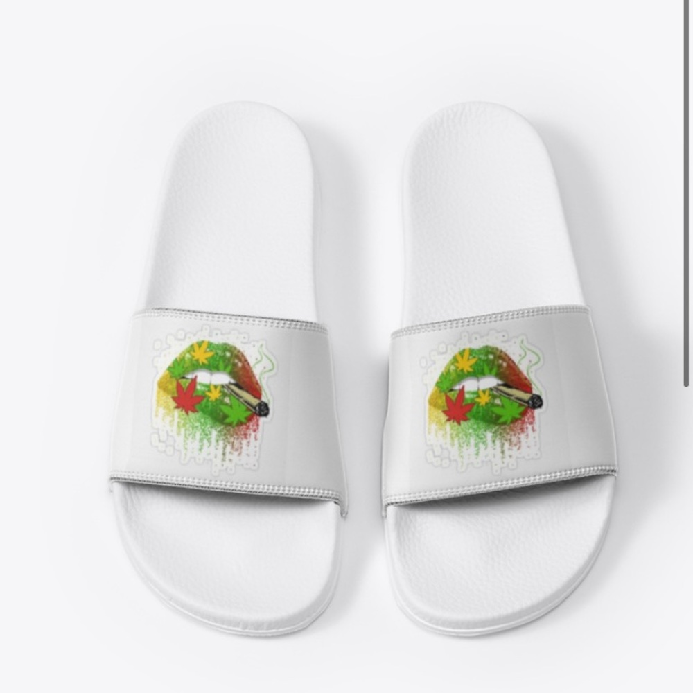 Click the link https://sheniques-shop.creator-spring.com